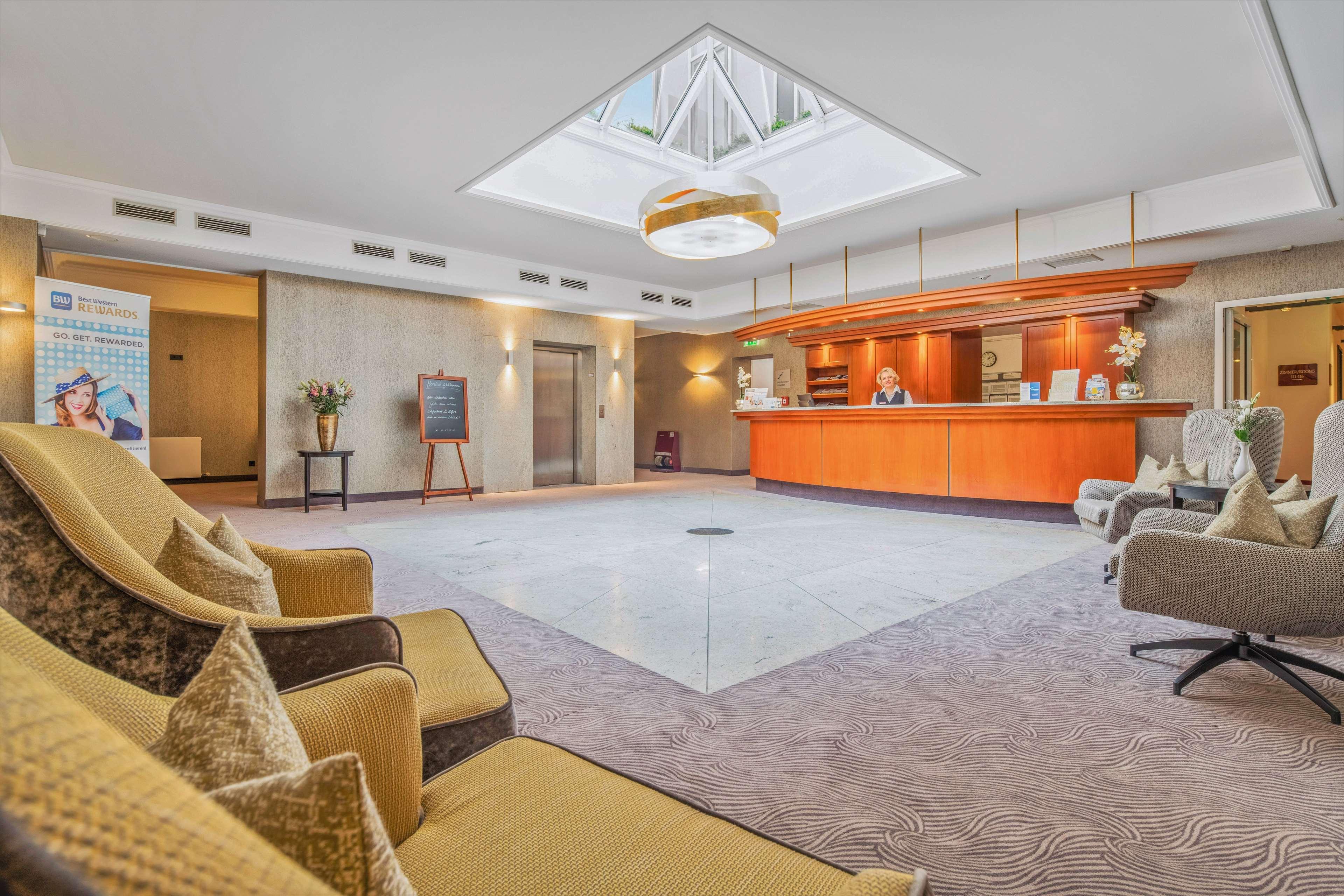 Отель Western Excelsior 4*