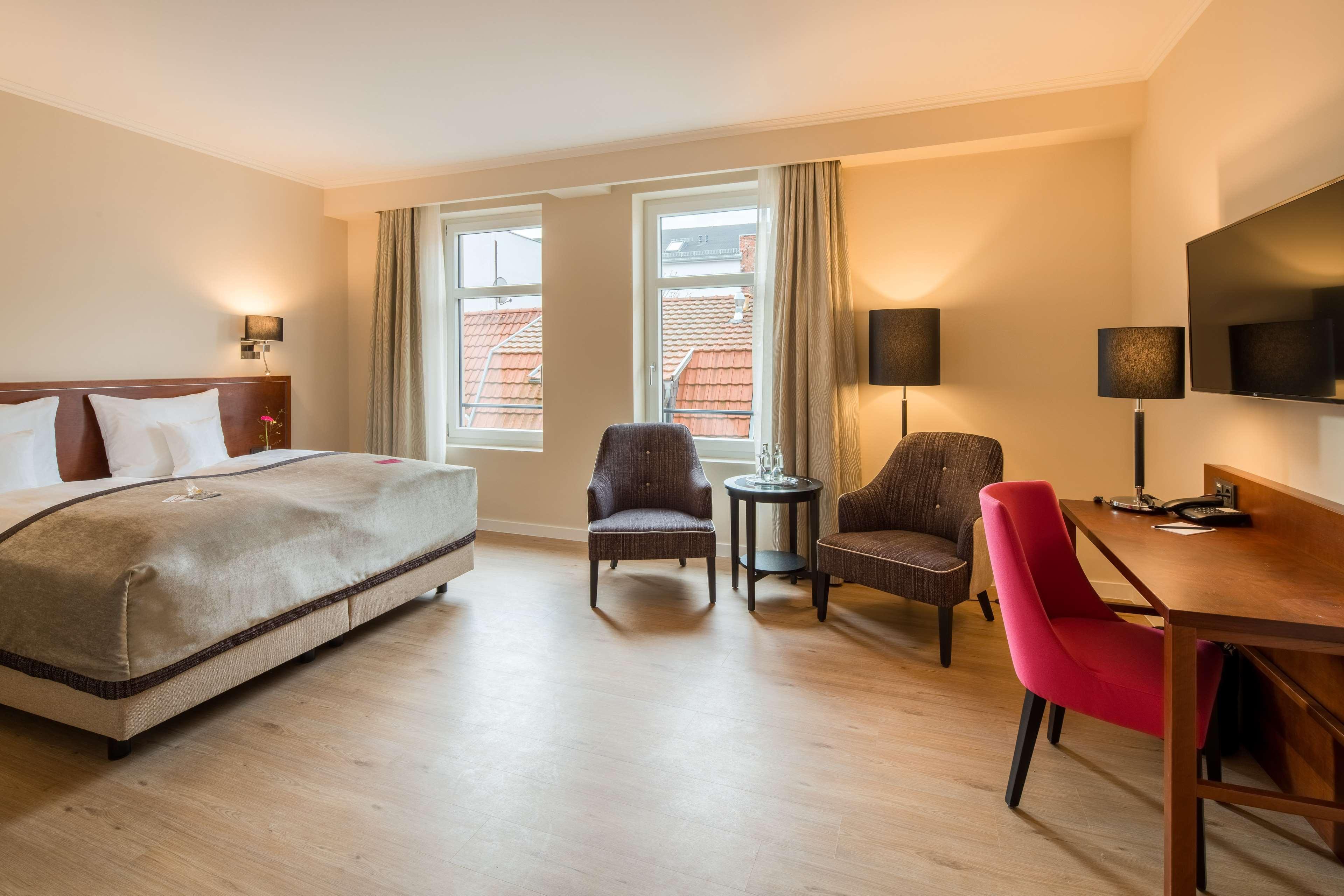 Western Excelsior Отель 4*