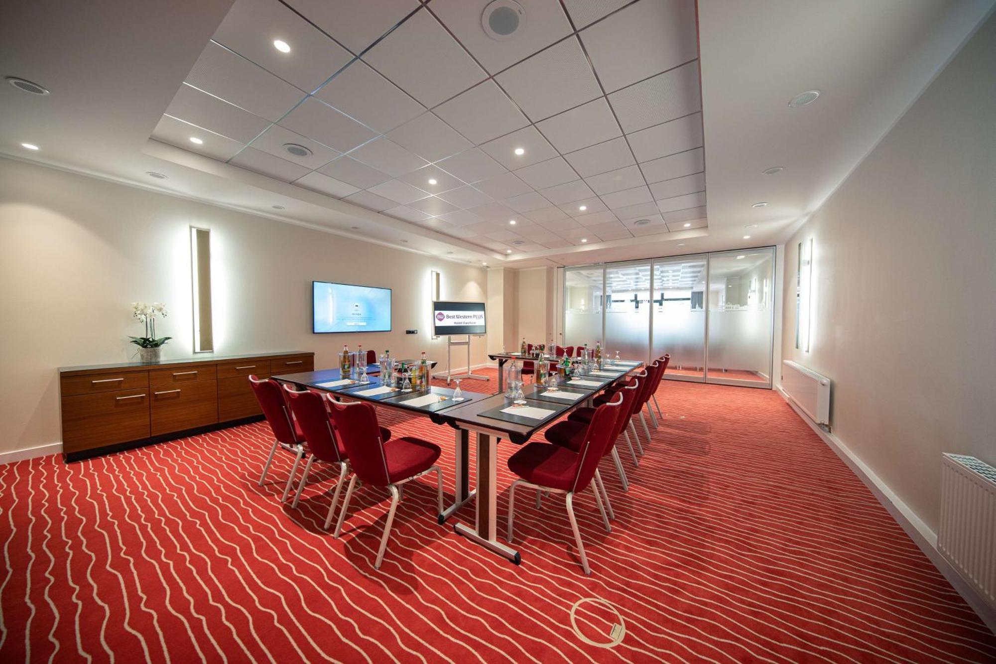 Western Excelsior Отель 4*
