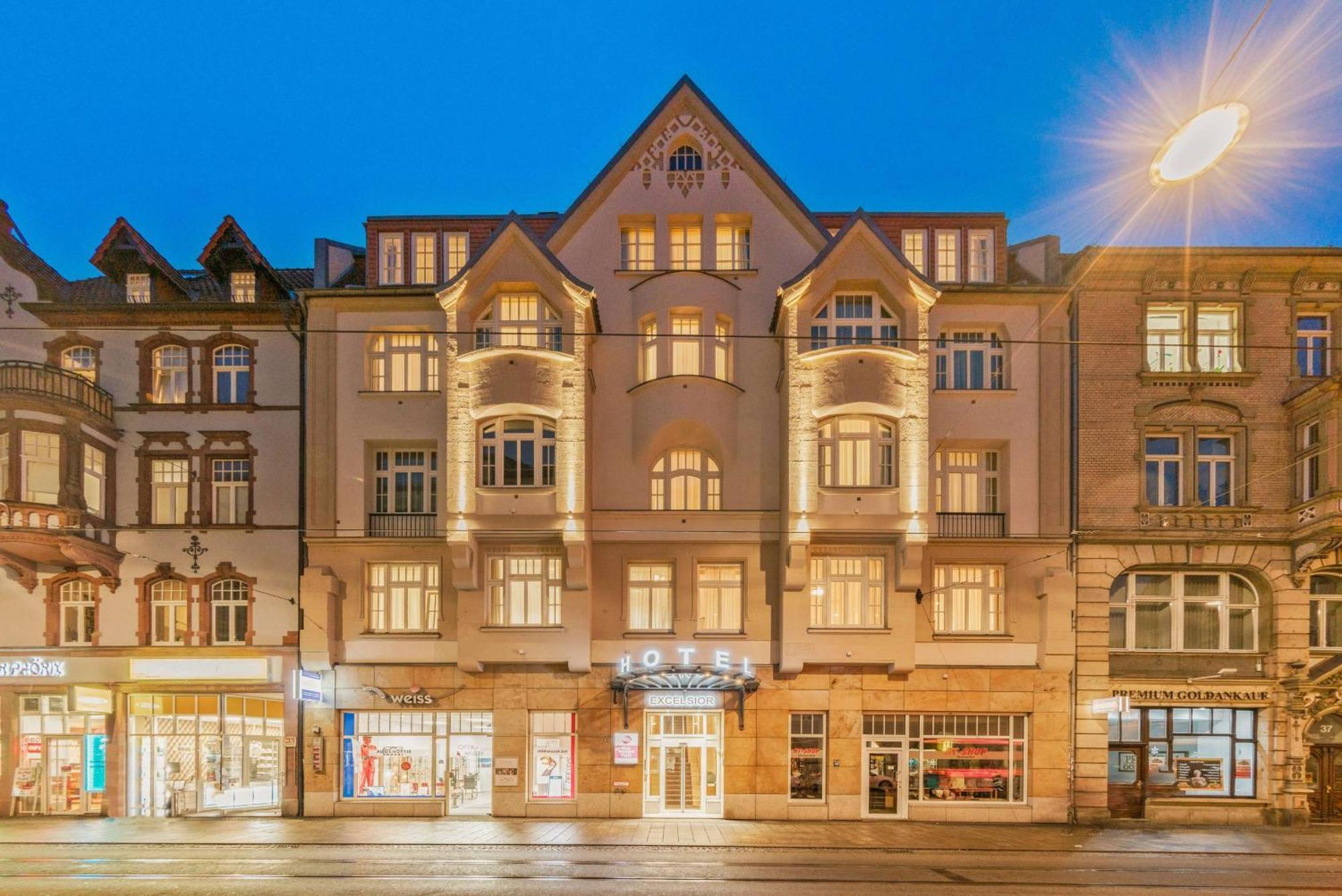 Western Excelsior Отель
