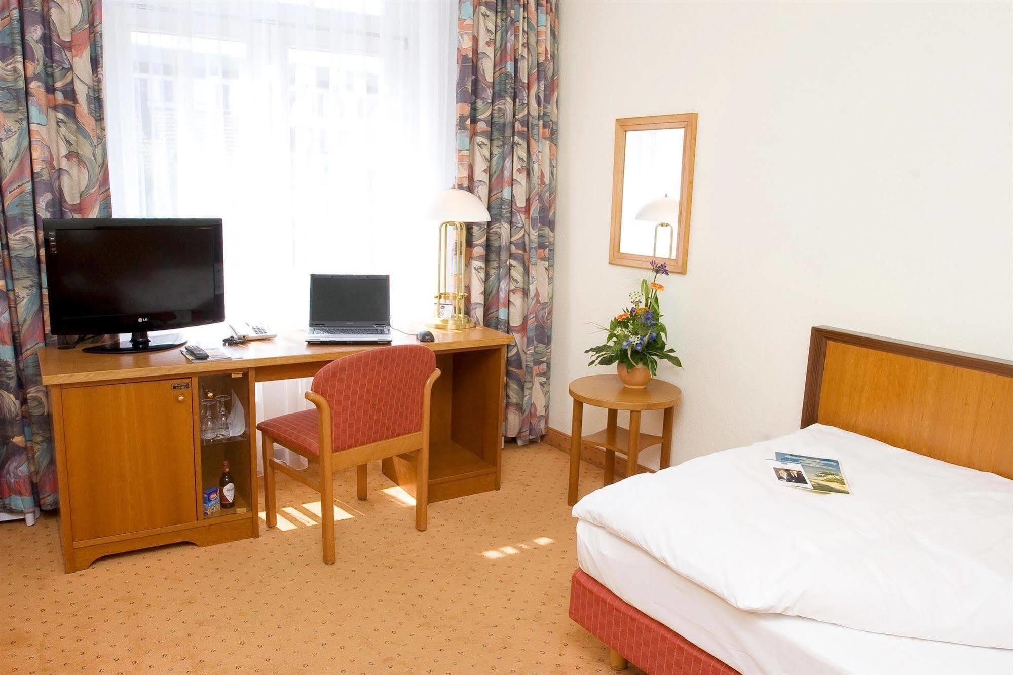 Hotel Western Excelsior 4*